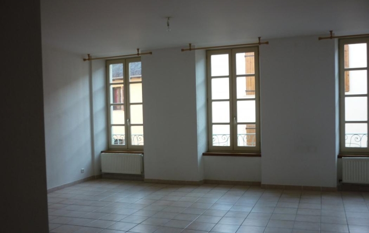 Appartement P4   MENDE  100 m2 746 € 